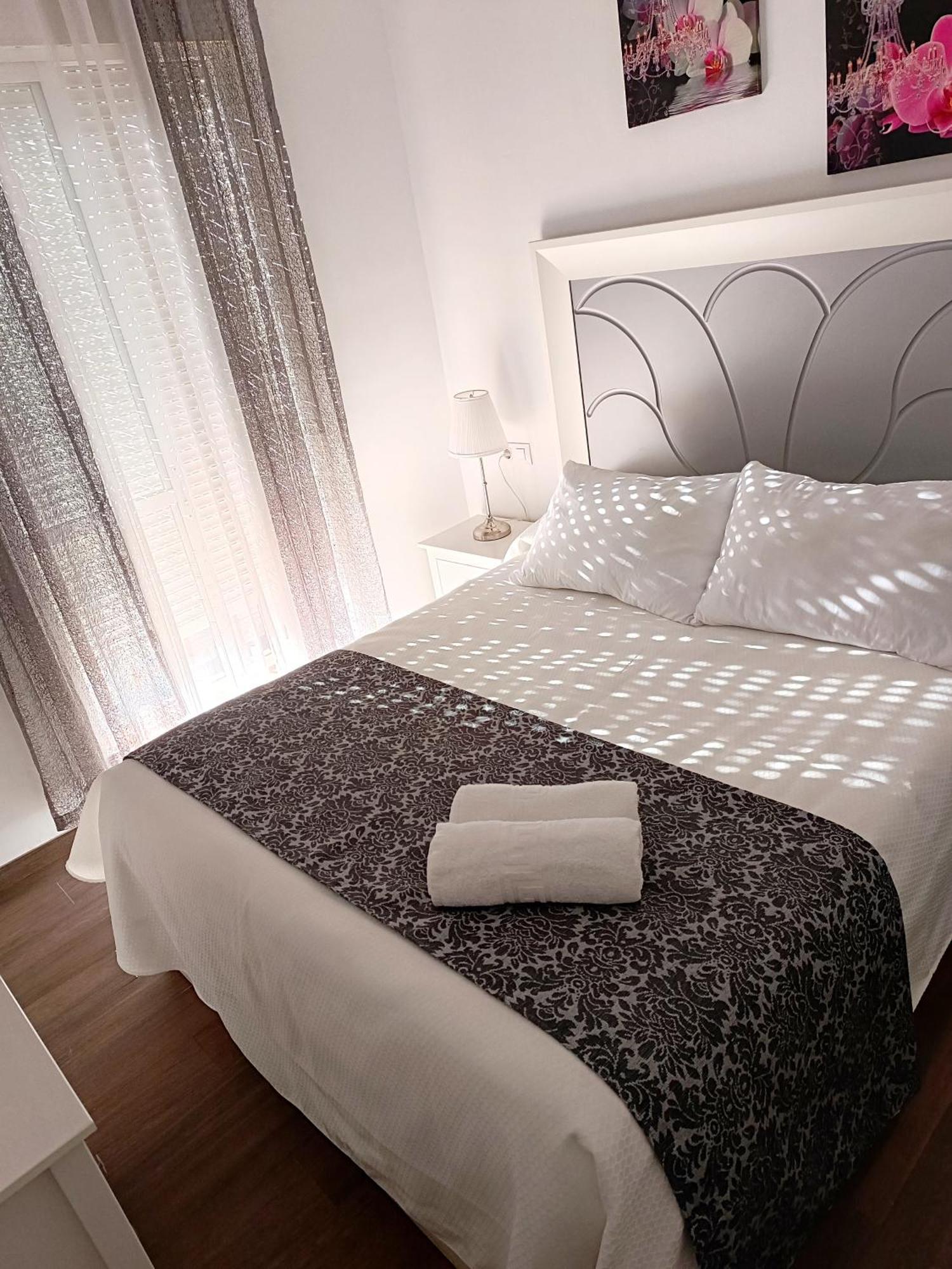 Hostal Casa Blanca Seville Ngoại thất bức ảnh